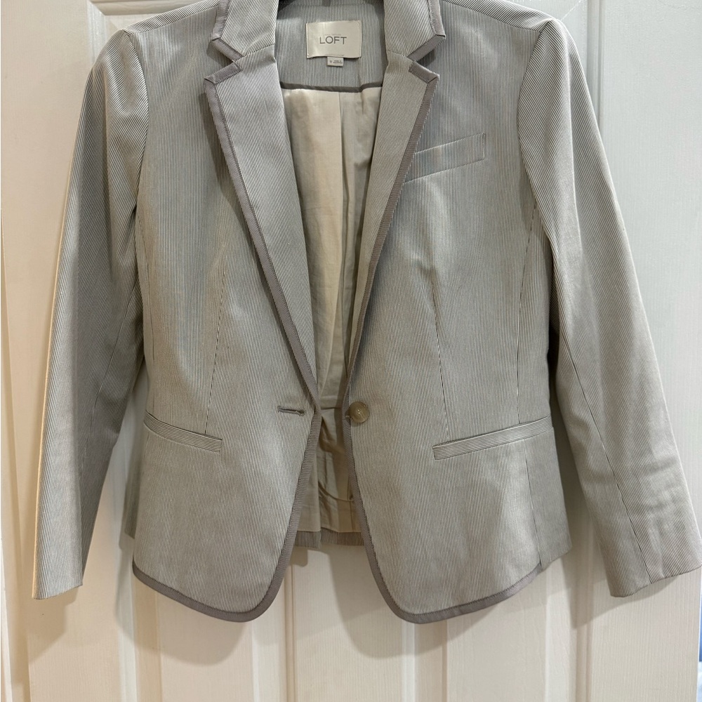 LOFT Women's Light Gray Blazer